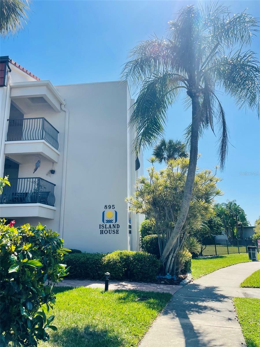 Property Photo:  895 S Gulfview Boulevard 309  FL 33767 