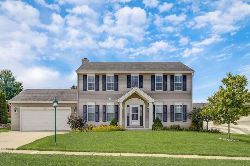 Property Photo:  718 Cottonwood Ln  WI 53185 