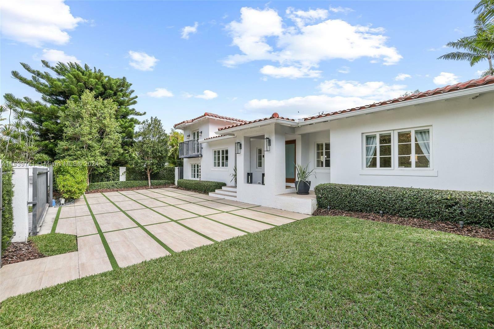 Property Photo: 1640 S Bayshore Dr FL 33133