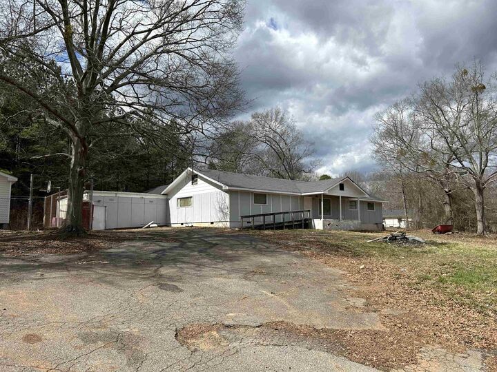 Property Photo: 100 Clary Drive SC 29303-7538