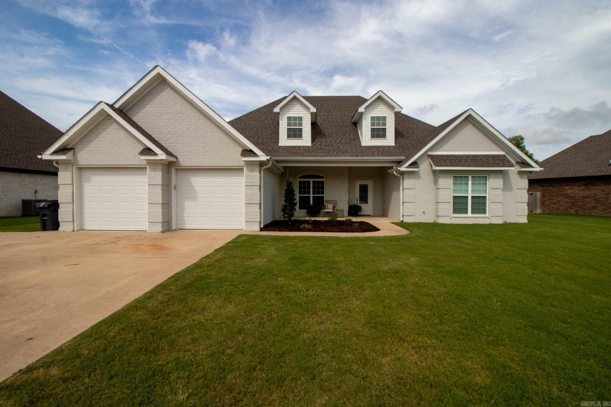 Property Photo:  724 Smithfield Drive  AR 72405 