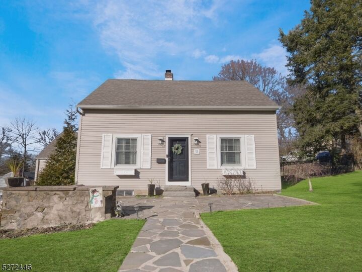 11 Summit Dr  Wayne Twp. NJ 07470 photo