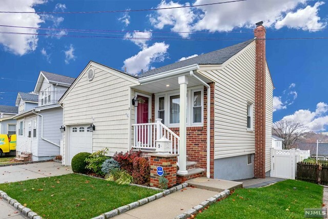 Property Photo:  9 Hillside Avenue  NJ 07032 