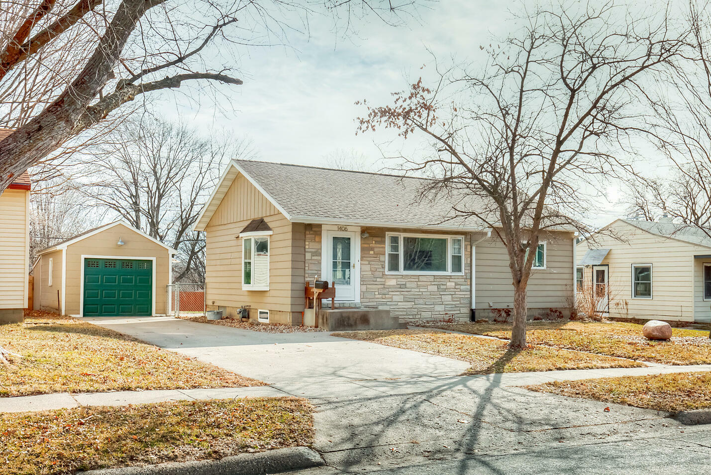 Property Photo:  1406 Stafford Avenue  IA 50010 