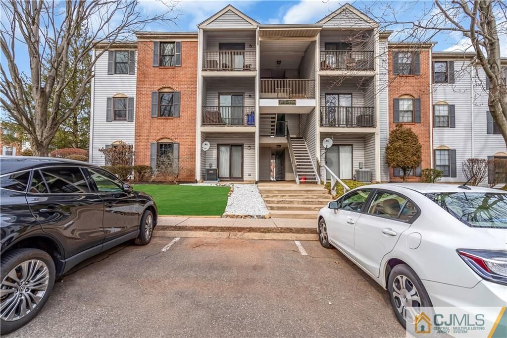 Property Photo: 285 Hampshire Court NJ 08854