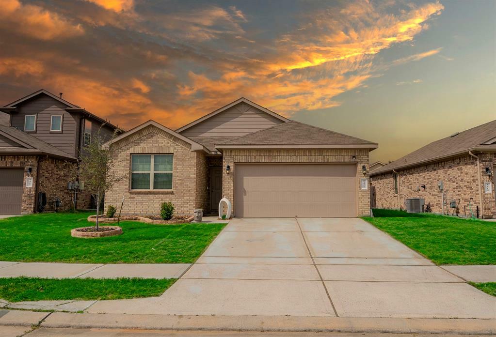 Property Photo: 5411 Green Birch Lane TX 77449