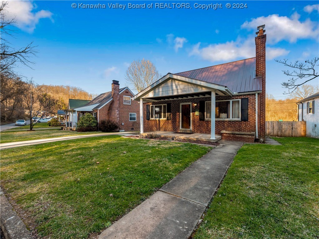 Property Photo: 2118 Enslow Boulevard WV 25701