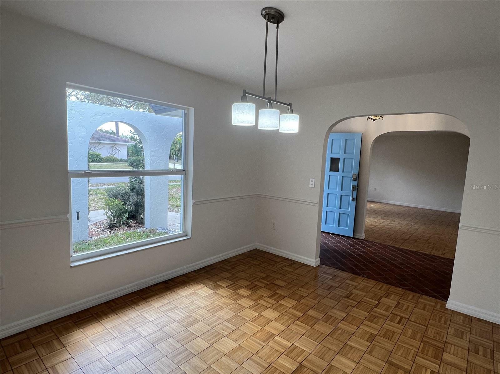 Property Photo:  7566 Biltmore Drive  FL 34231 