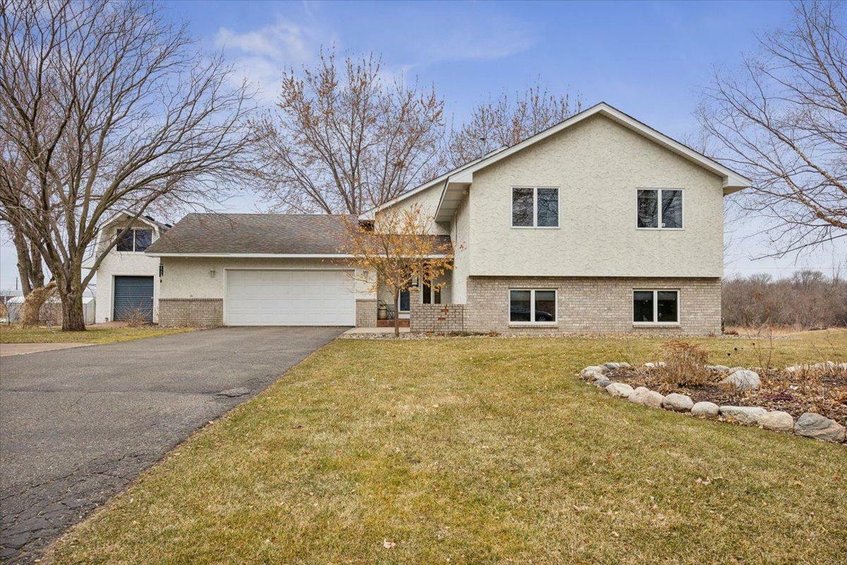 Property Photo: 16820 Whitewood Avenue MN 55372