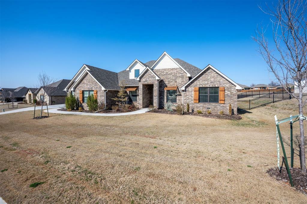 Property Photo:  701 Villaverde Drive  OK 73071 