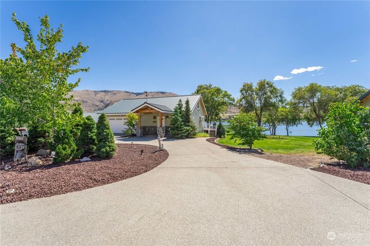 Property Photo:  2175  Summer Camp Road  WA 98816 