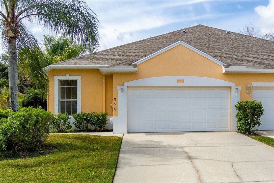 Property Photo:  395 W Tangerine Square SW  FL 32968 