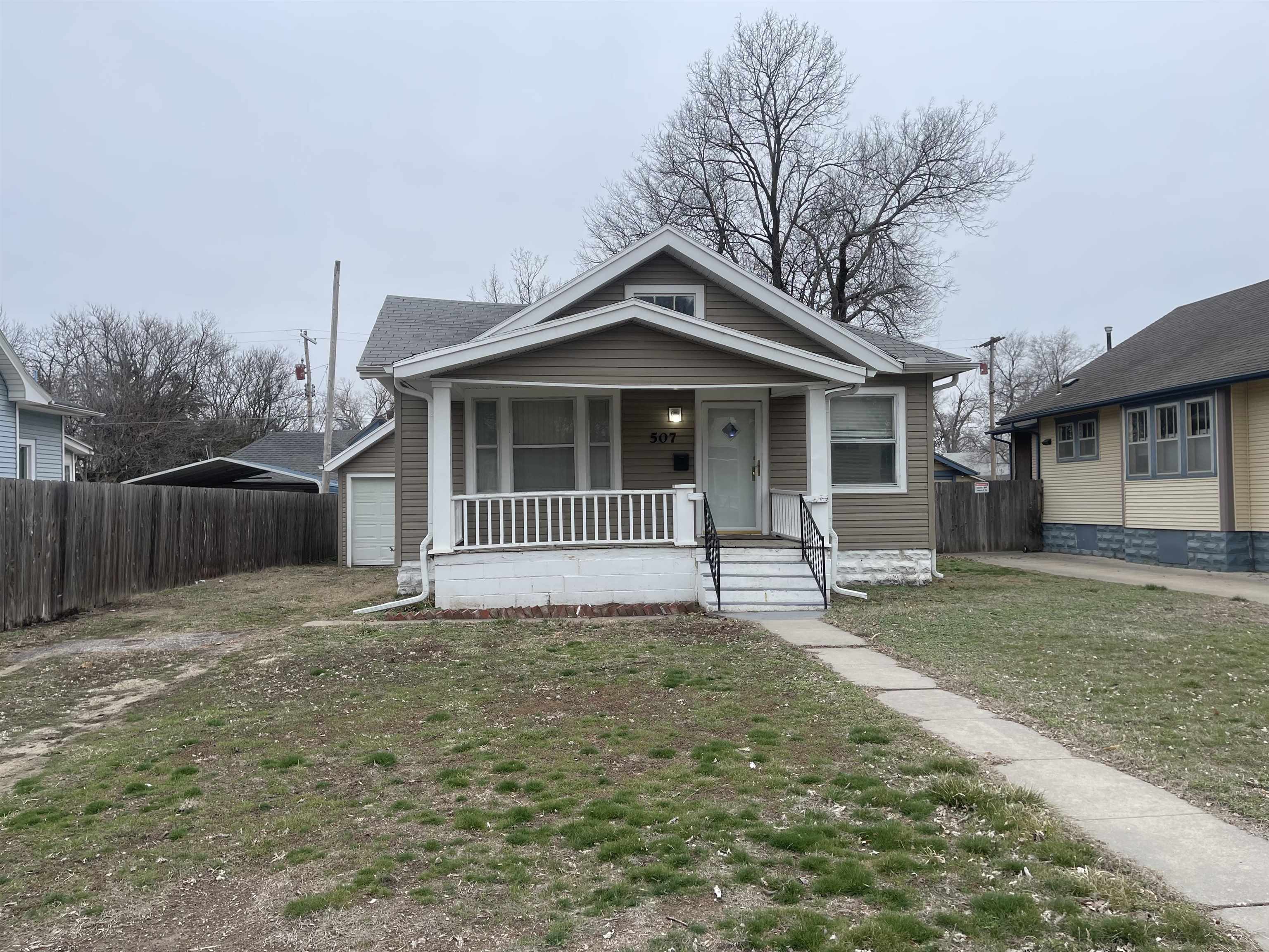 Property Photo:  507 E 6 Ave  KS 67501 