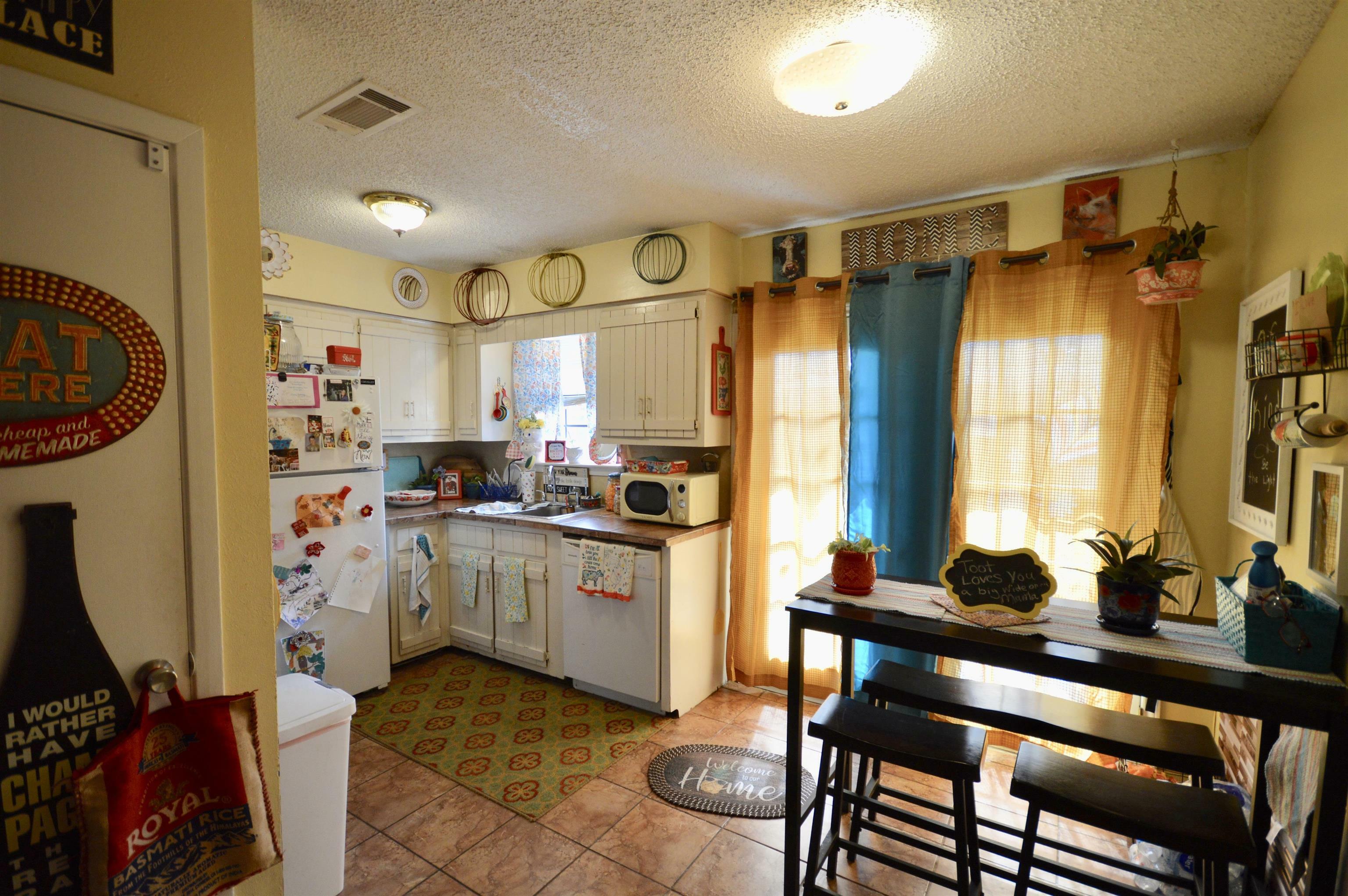 Property Photo:  904 S 29th St.  TX 77627 