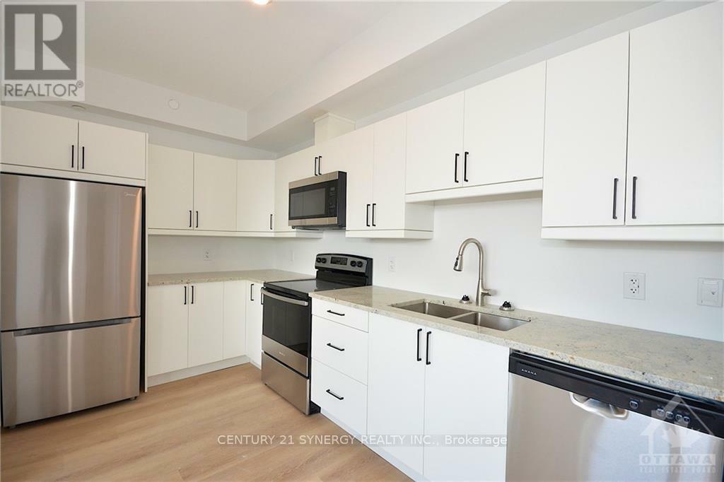 Property Photo:  7 Maple Avenue 302  ON K7A 1Z4 