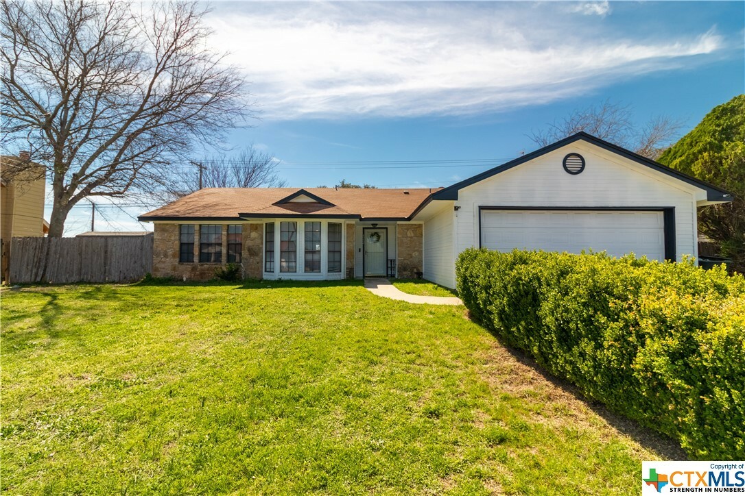 Property Photo: 4312 Creekside Drive TX 76543