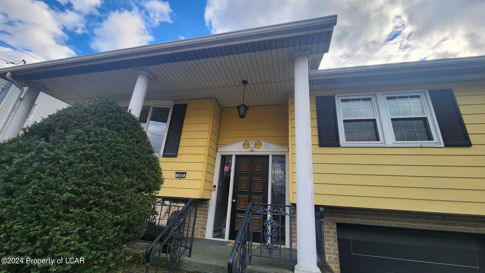 Property Photo: 608 Yatesville Road PA 18640