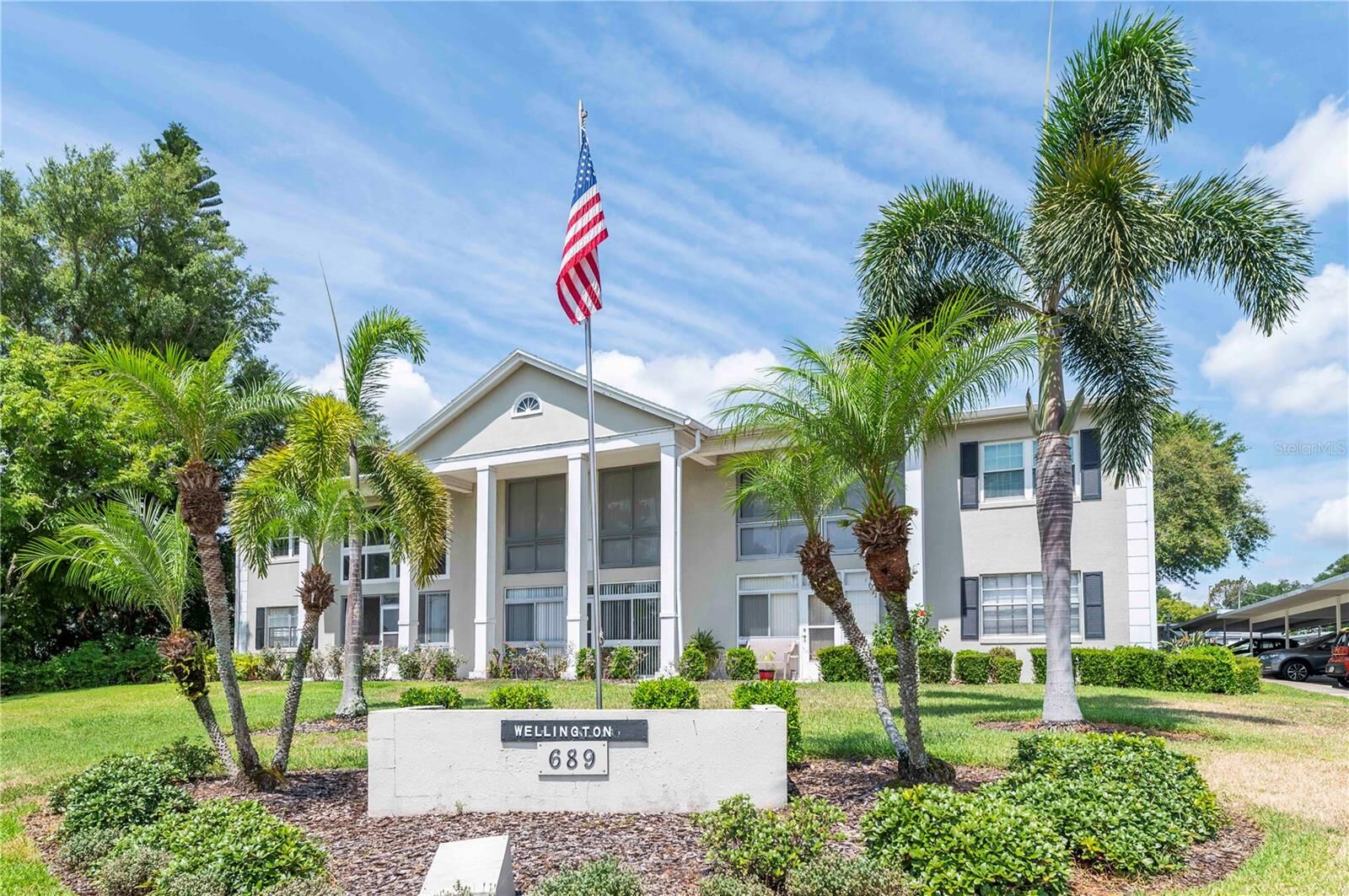 Property Photo: 689 Lake Howard Drive NW 2D FL 33880