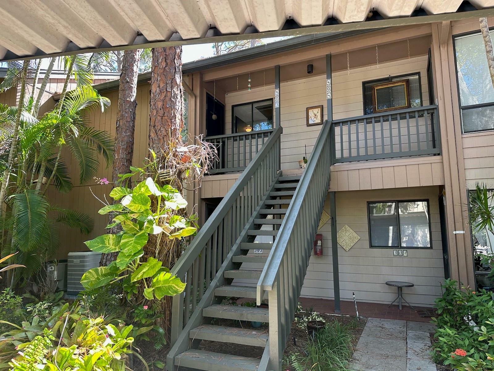 Property Photo:  1608 Bayhouse Point Drive 403  FL 34231 