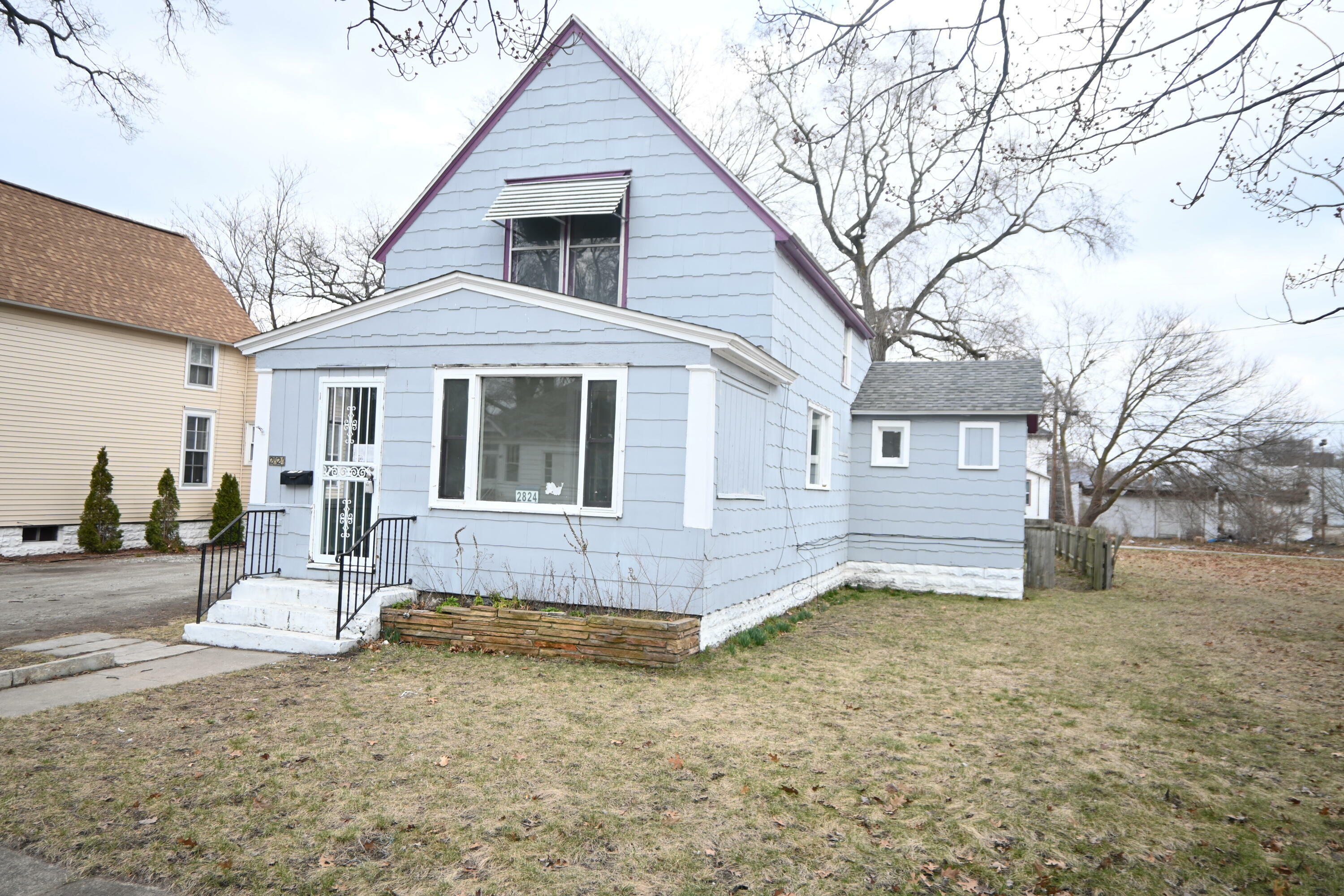 Property Photo:  2824 Jefferson Street  MI 49444 