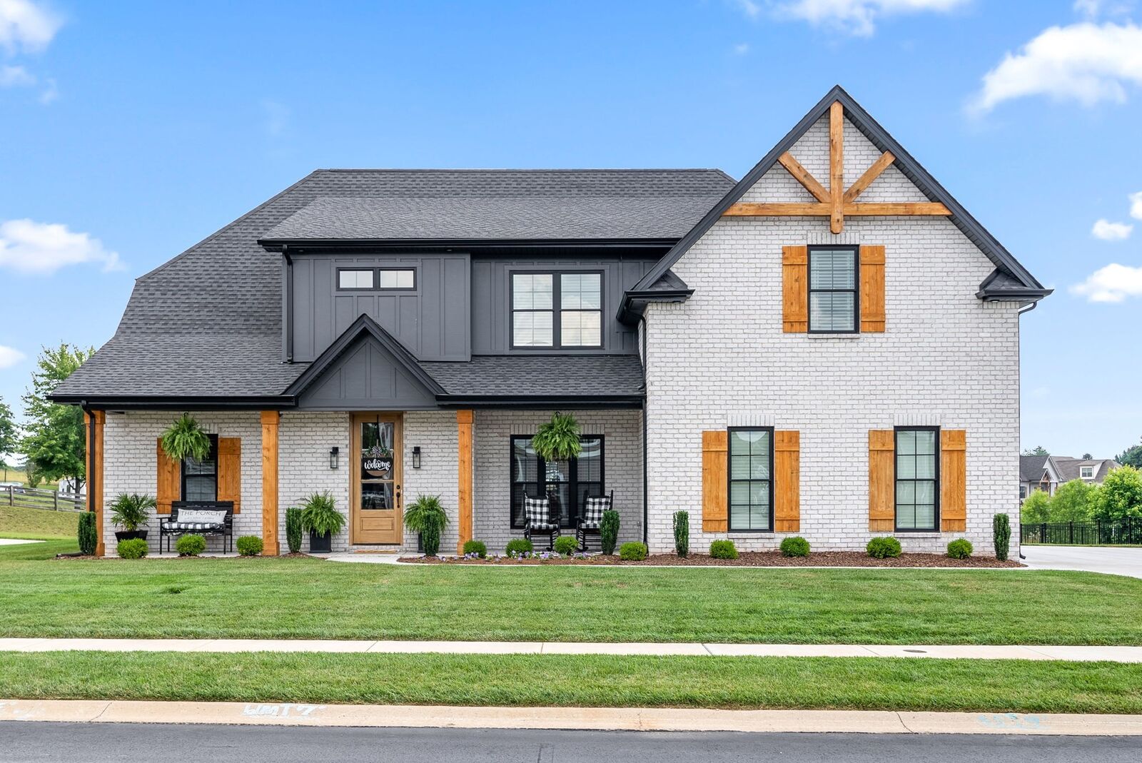 Property Photo:  409 Sheas Way  TN 37043 