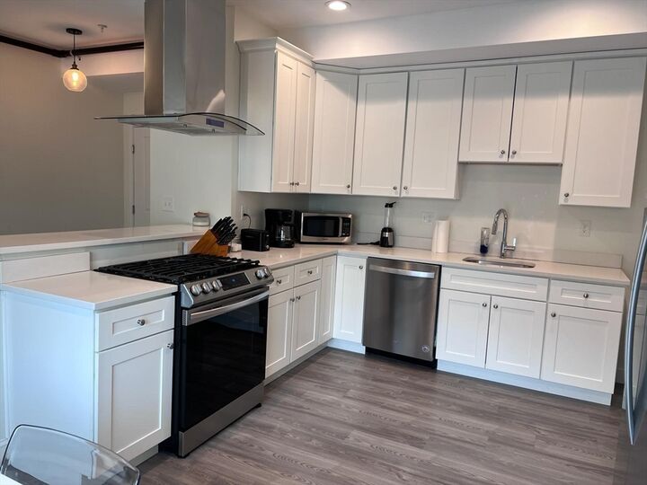 Property Photo:  92 George St 102  MA 02119 