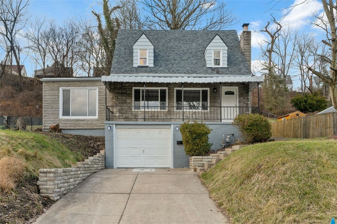 Property Photo:  400 Woodland Rd  PA 15137 