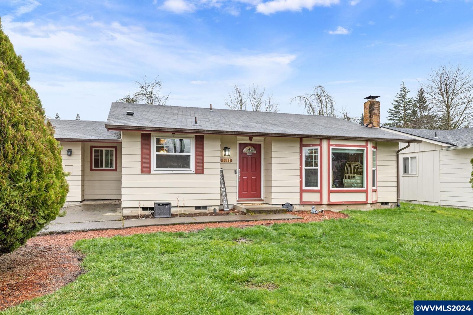 Property Photo: 1464 Garden Ct NE OR 97303