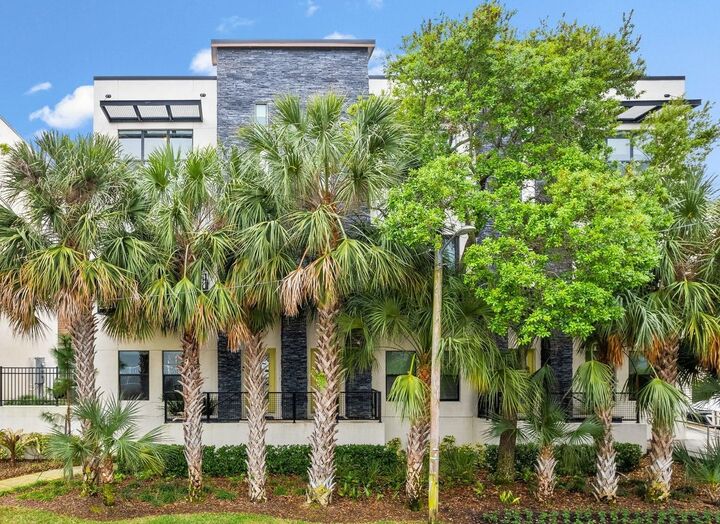 Property Photo:  4810 W McElroy Avenue 4  FL 33611 