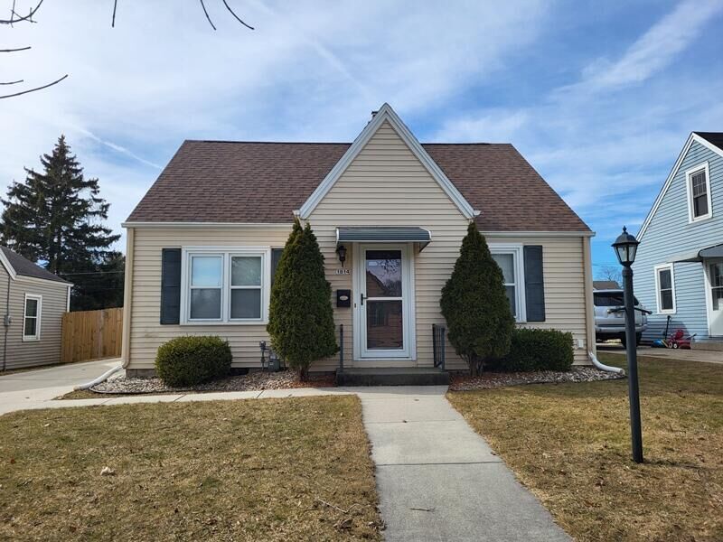 Property Photo: 1814 N 21st St WI 53081