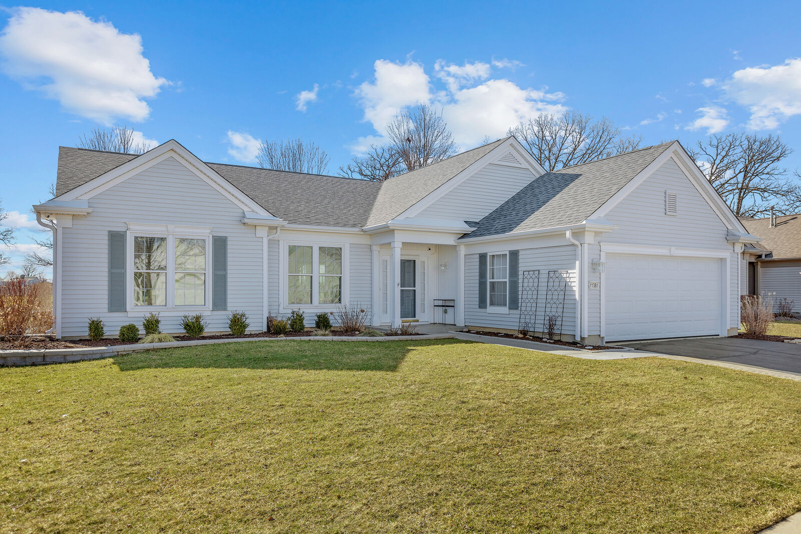 Property Photo:  11361 Greenway Drive  IL 60142 