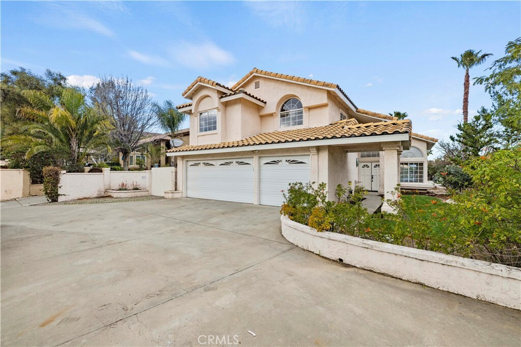 Property Photo:  27767 Desert Place  CA 91384 