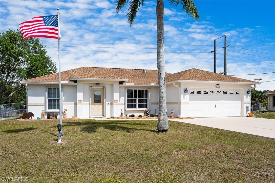 Property Photo:  205 Reaville Court  FL 33913 