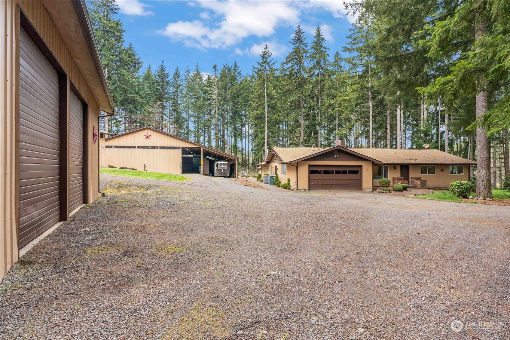 Property Photo:  174 Frogner Road  WA 98532 