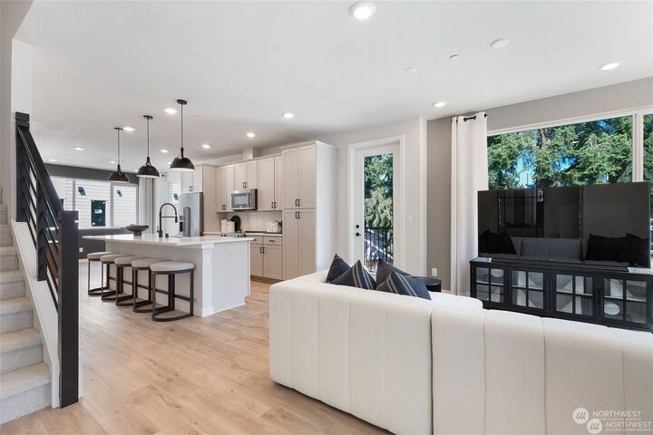 Property Photo: 14728 Meridian Avenue N A WA 98133