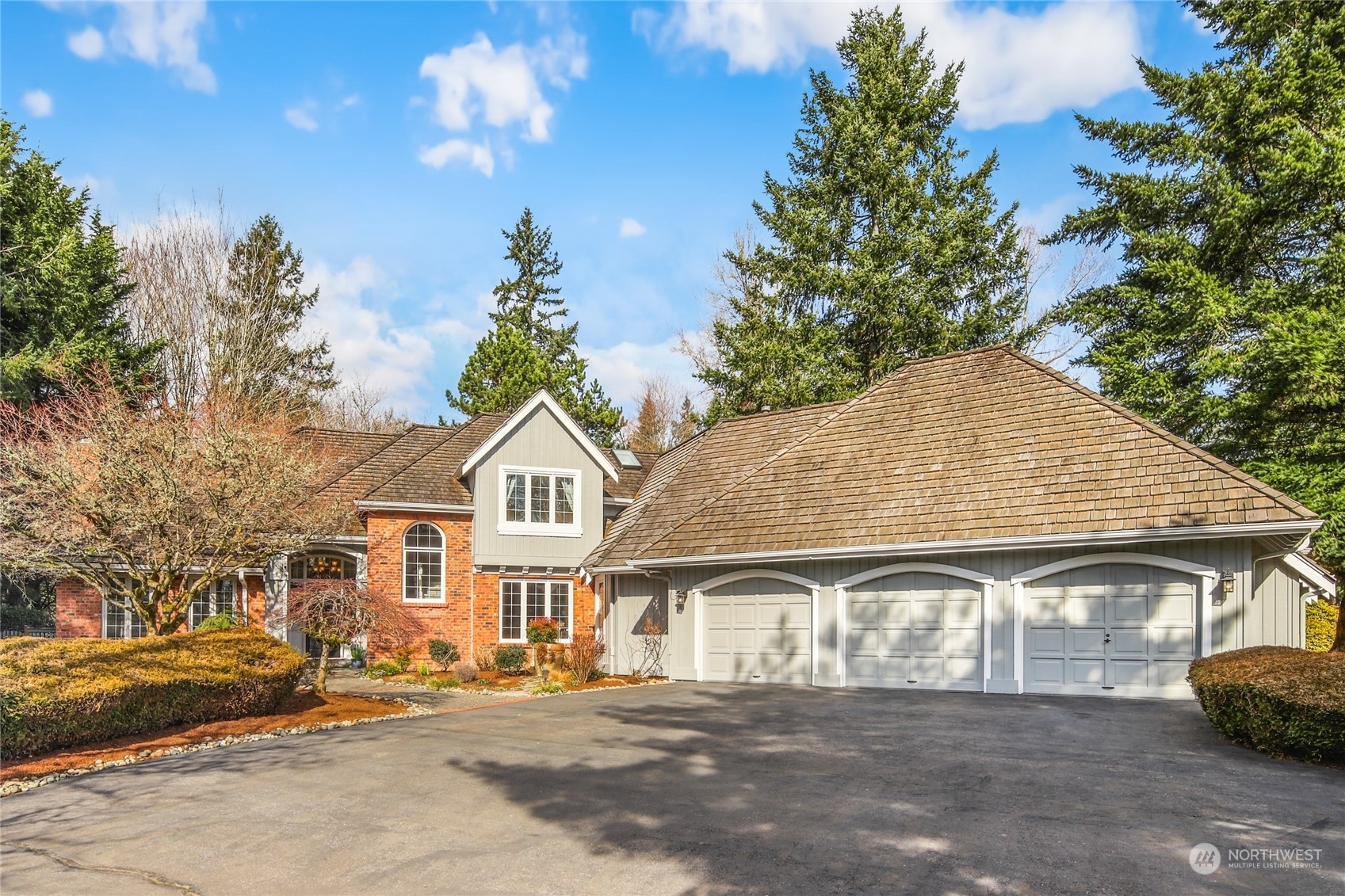 Property Photo:  21818 NE 69th Street  WA 98053 