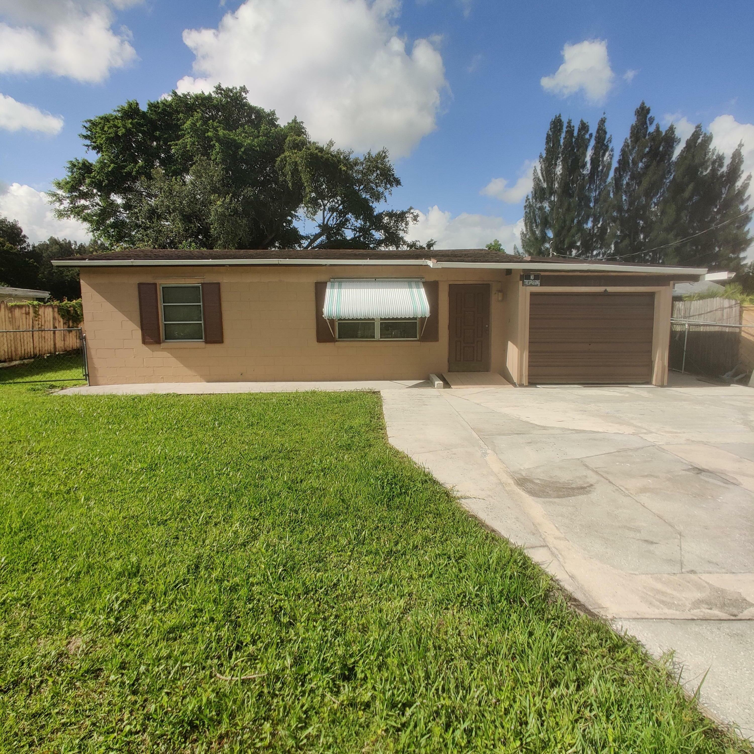 2307 Elizabeth Avenue  Fort Pierce FL 34982 photo
