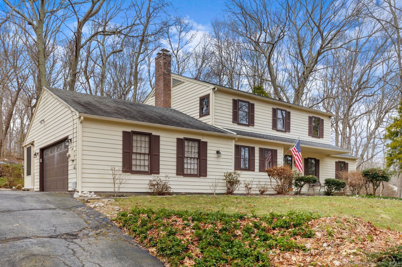 Property Photo: 22 Queen Eleanor Drive CT 06335