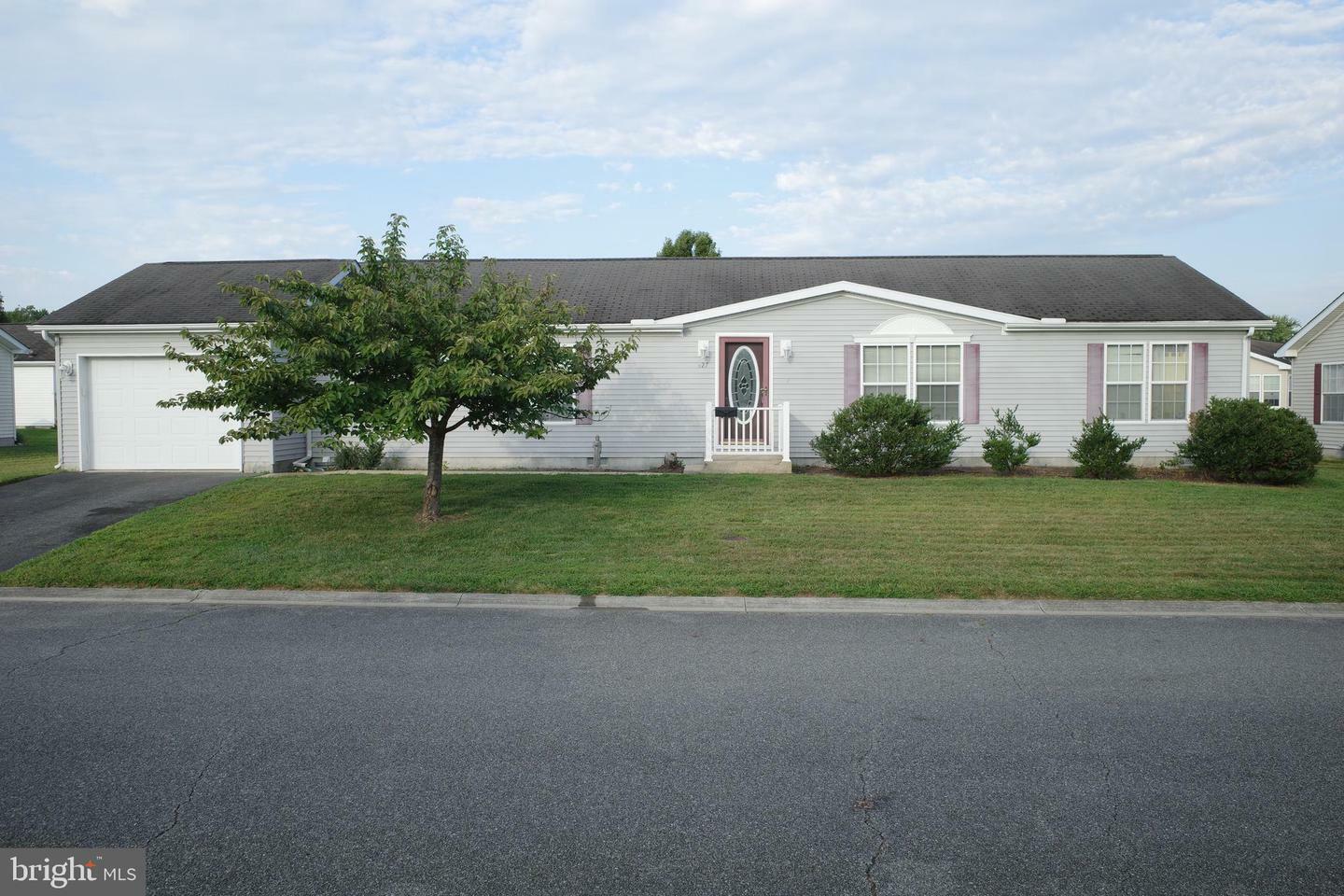 Property Photo: 427 Moore Place 427 DE 19901