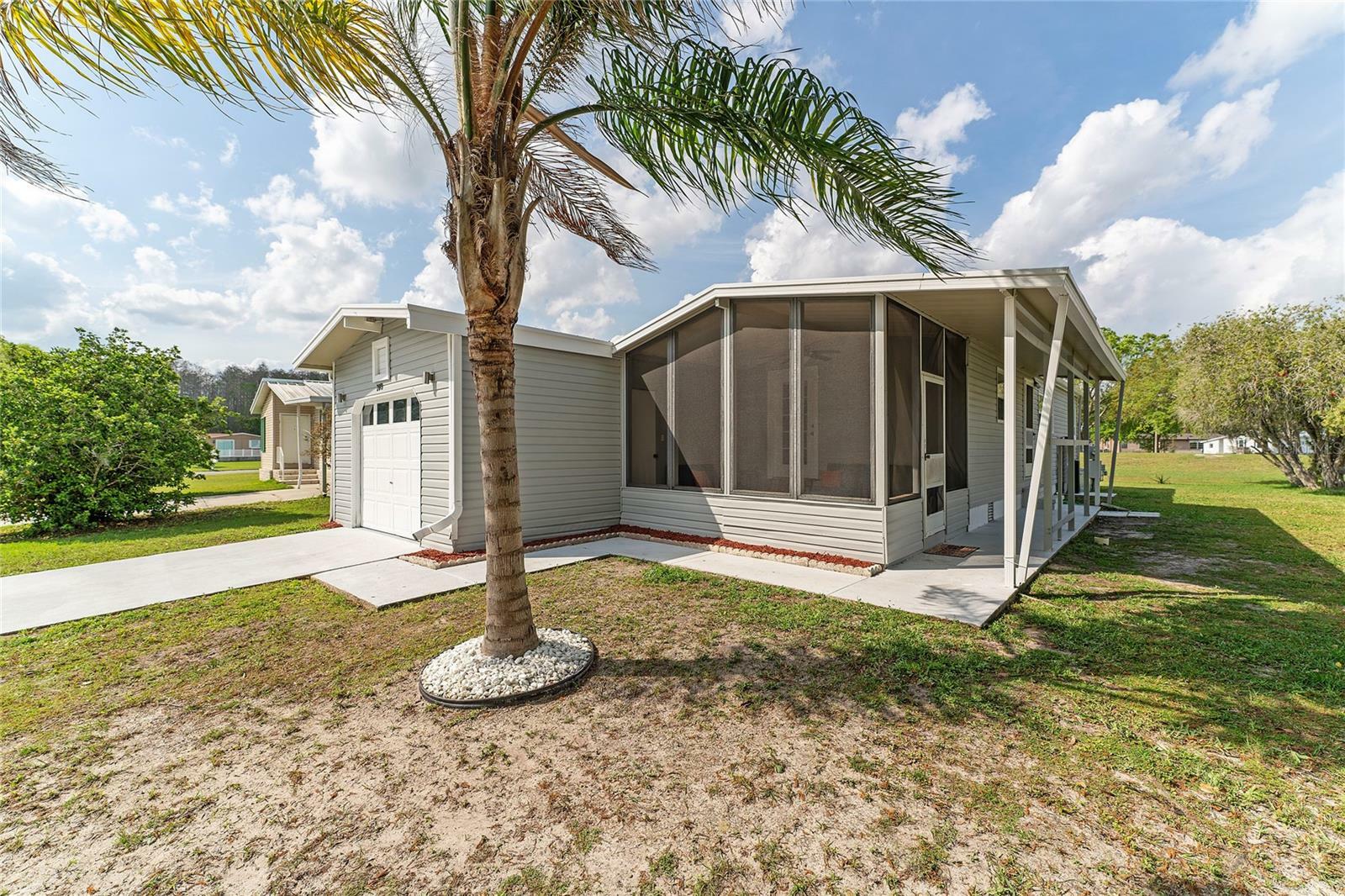 Property Photo:  2619 Einwood Drive  FL 34758 