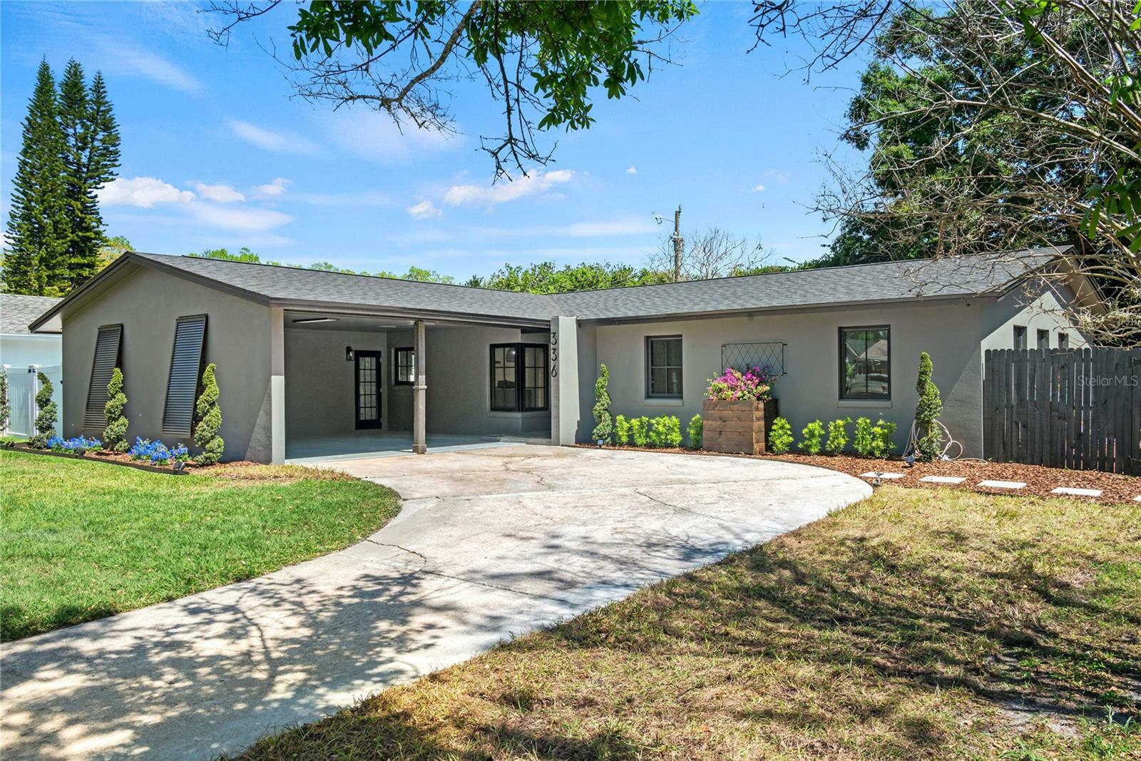 Property Photo: 336 Saint Dunstan Way FL 32792