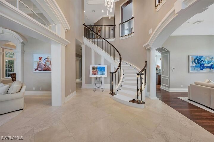 Property Photo: 40 5th Avenue S FL 34102