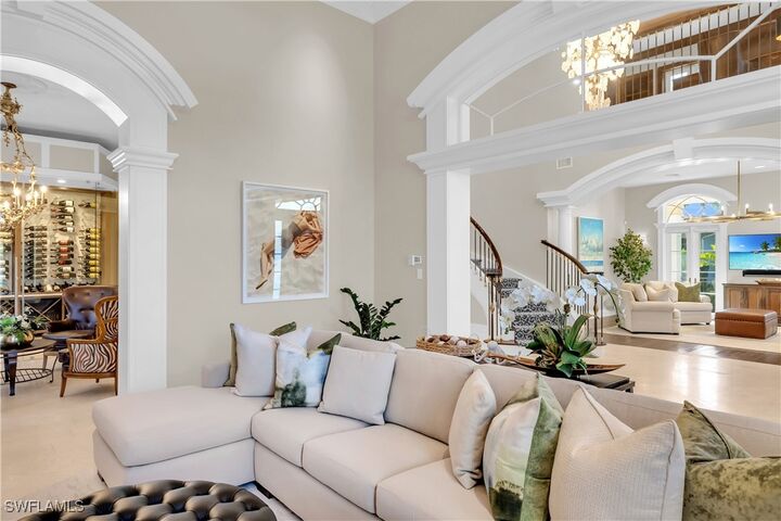 Property Photo:  40 5th Avenue S  FL 34102 