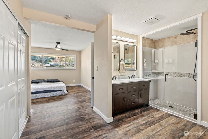 Property Photo:  800 SE 95th Avenue  WA 98664 