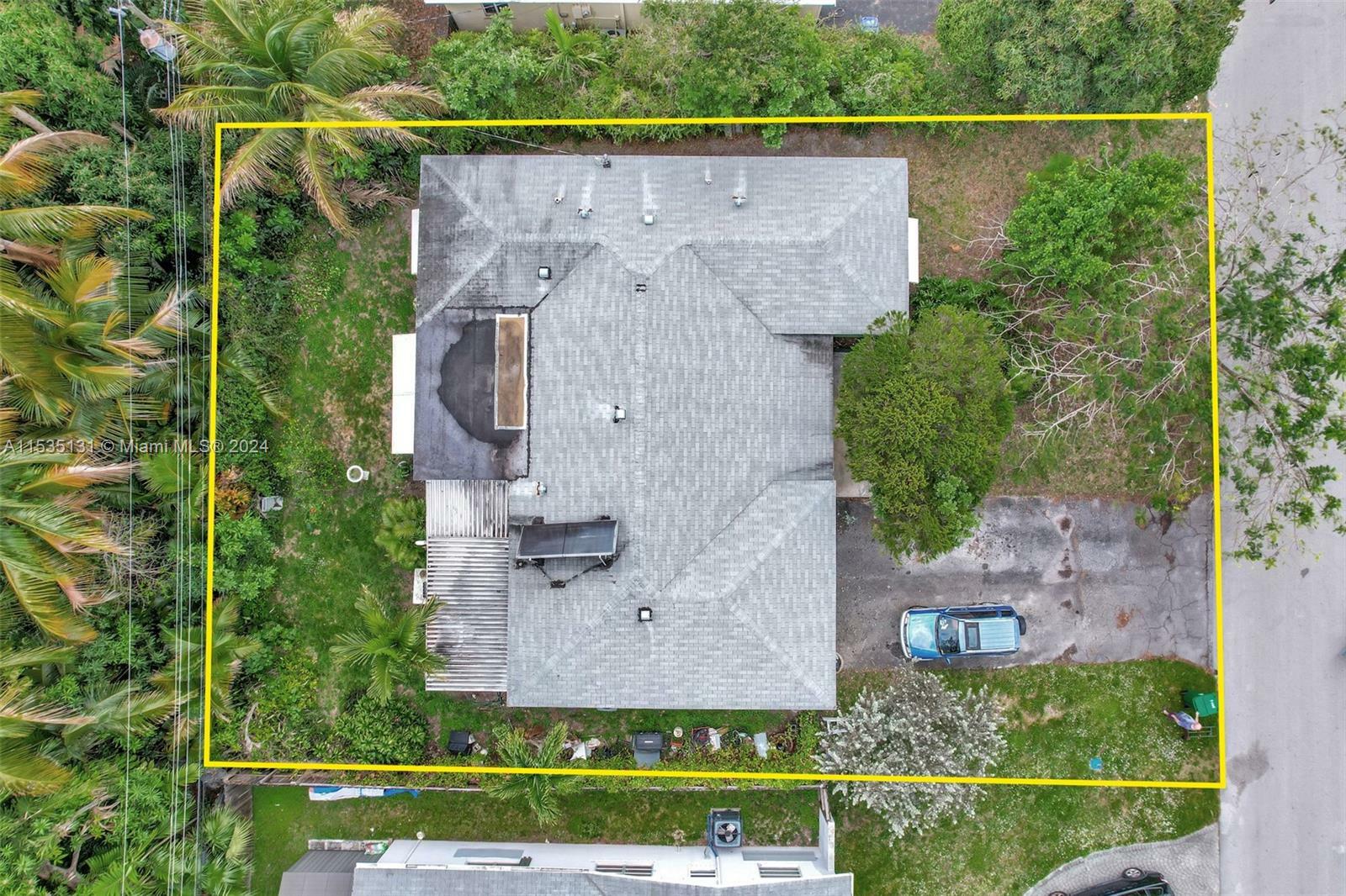 Property Photo:  2261 Everglades Dr  FL 33023 