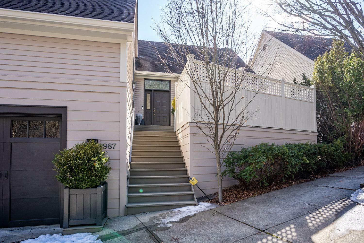 Property Photo:  987 Hill Street  OH 45202 