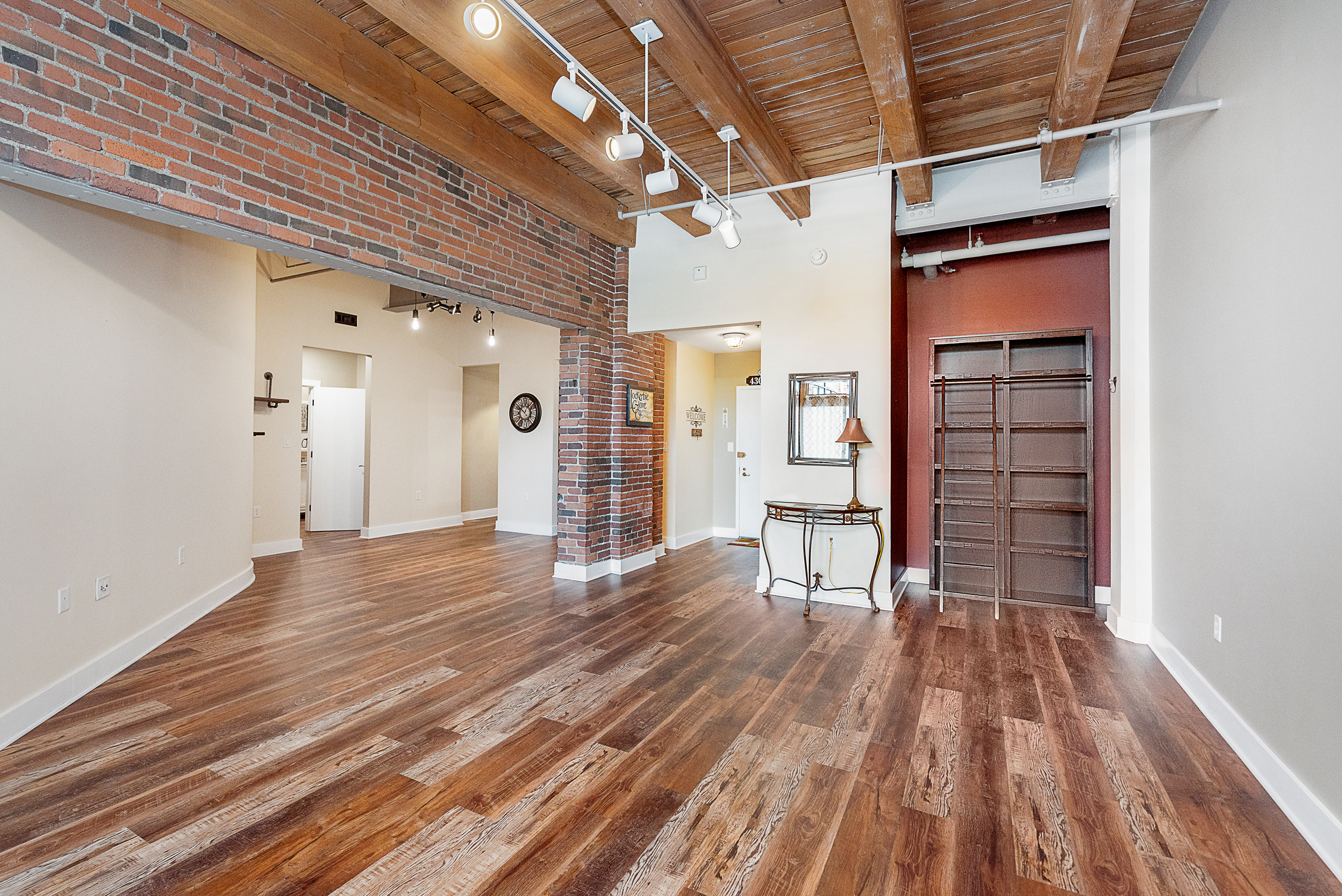Property Photo:  430 N Park Avenue 208  IN 46202 