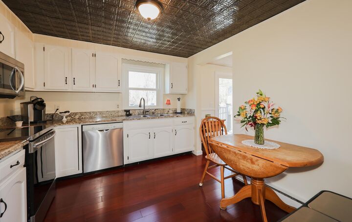 Property Photo:  163 Pillsbury Road  NH 03053 