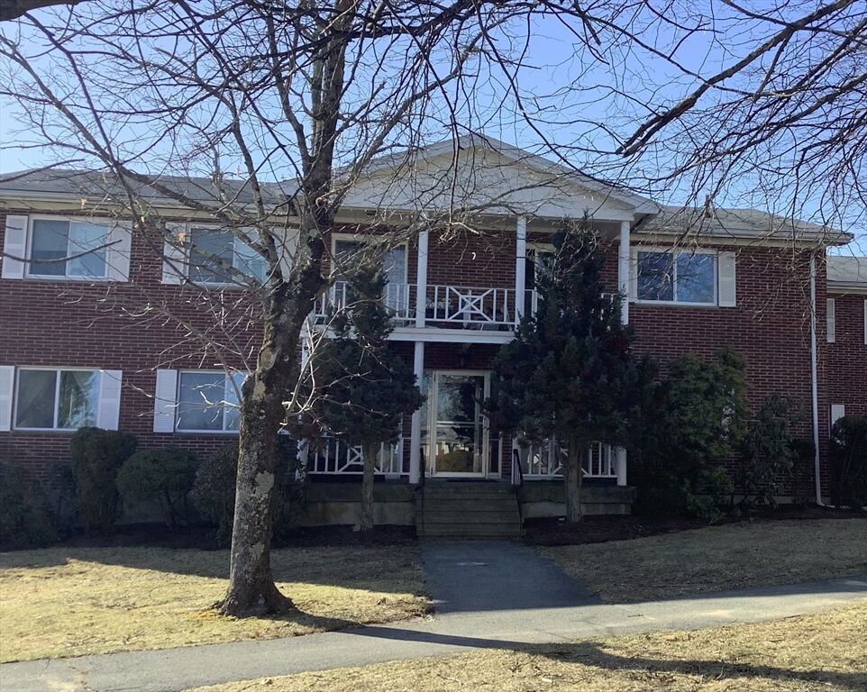 Property Photo:  18 Bayberry Drive 4  MA 02067 