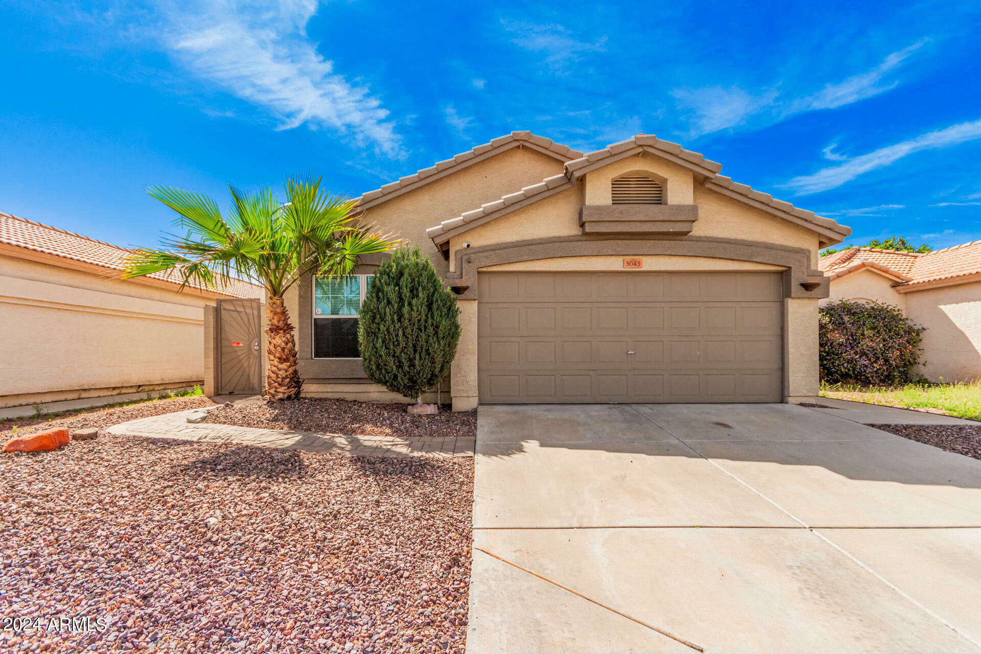 Property Photo:  3043 W Lone Cactus Drive  AZ 85027 